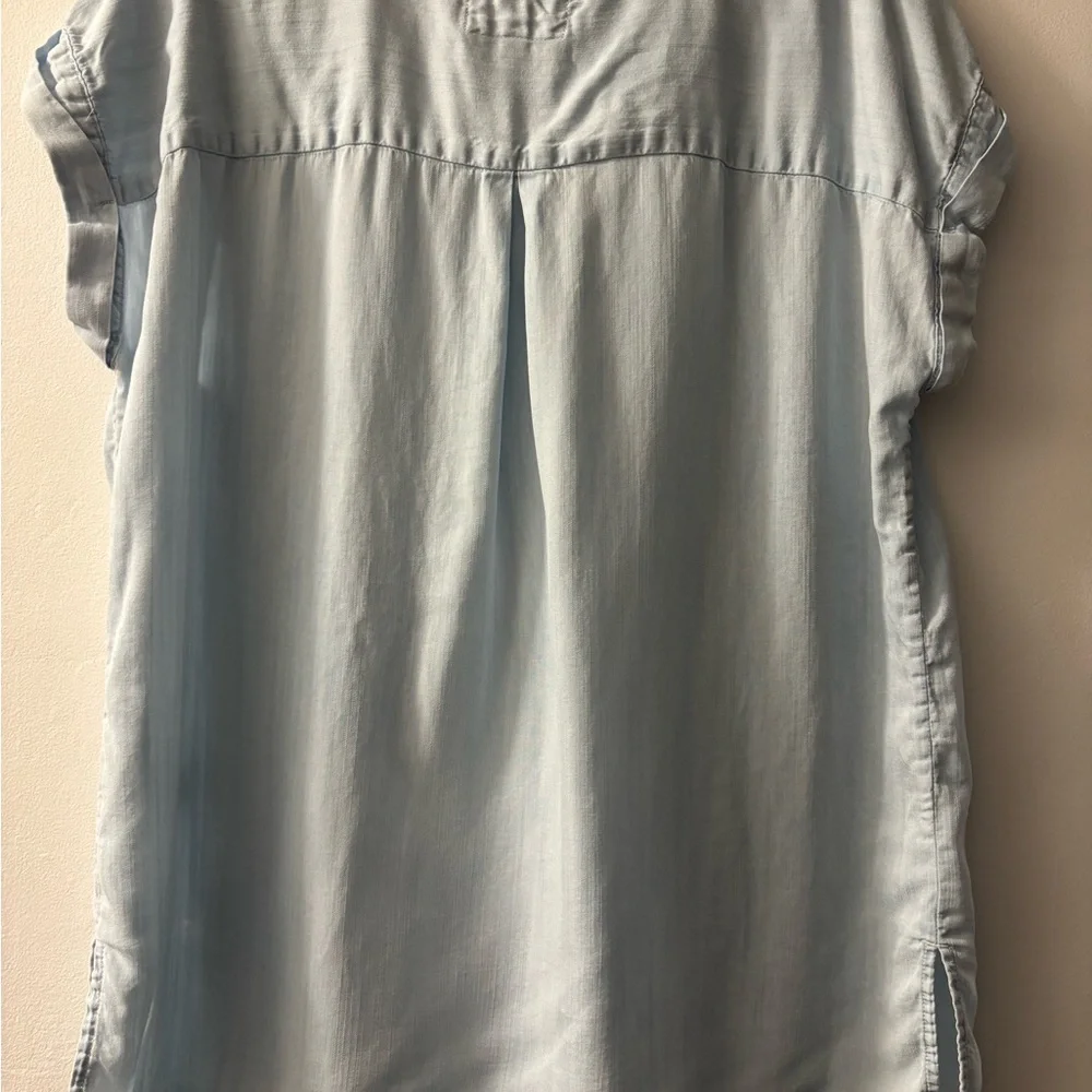 Rails Light Blue Button-Up Women's Top - Picture 3 of 3